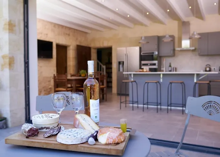 Chateau Belvedere - Swimming Pool, Vineyard & Countryside 펜션 *